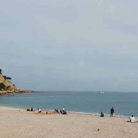 Au Calme, 200M Du Centre T2 Avec Balcon Et Parking Appartement Cassis Buitenkant foto