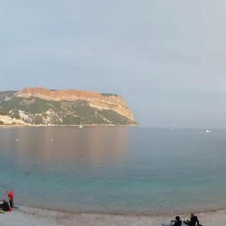 Au Calme, 200M Du Centre T2 Avec Balcon Et Parking Appartement Cassis Buitenkant foto