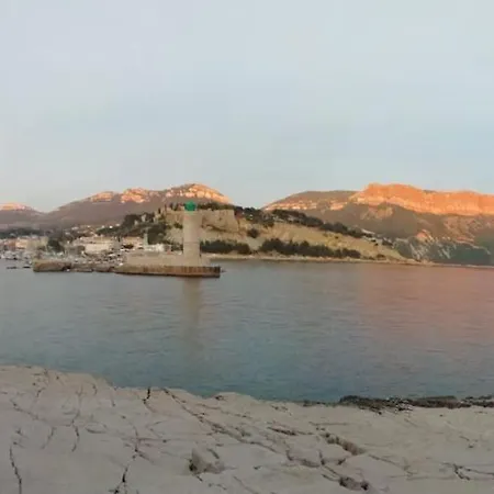 Au Calme, 200M Du Centre T2 Avec Balcon Et Parking Appartement Cassis Kamer foto