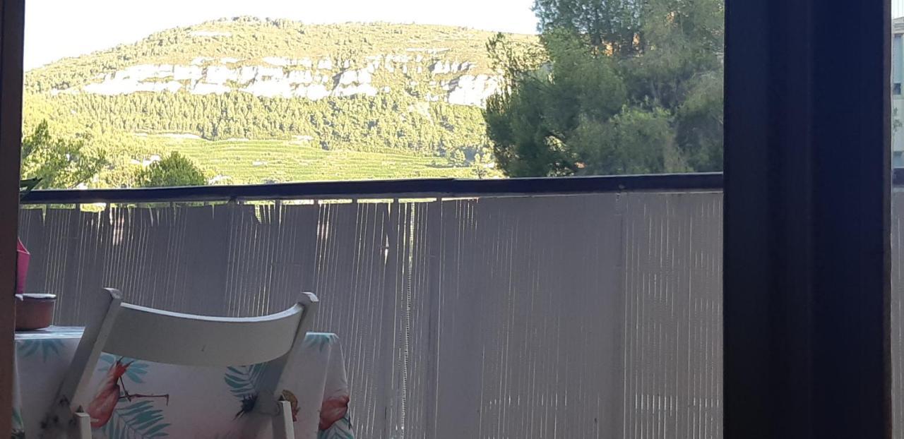 Appartement Au Calme, 200m Du Centre T2 Avec Balcon Et Parking Cassis
