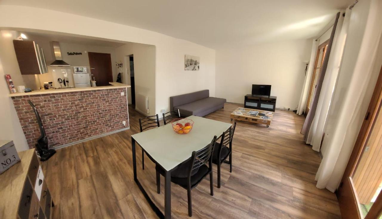 Au Calme, 200m Du Centre T2 Avec Balcon Et Parking Apartment Cassis
