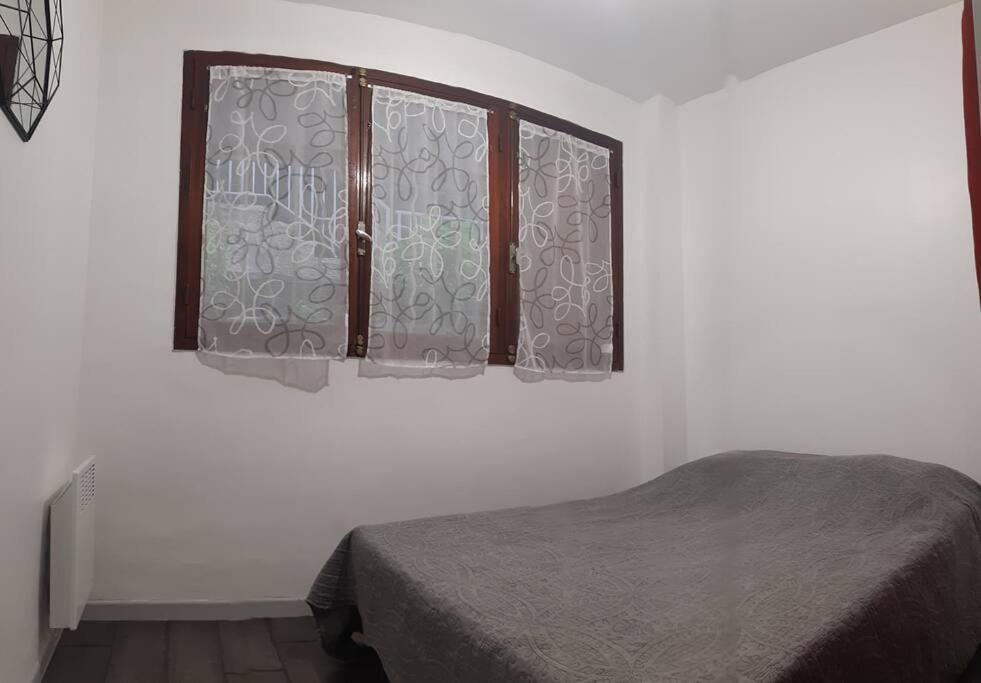 Au Calme, 200m Du Centre T2 Avec Balcon Et Parking Appartement Cassis