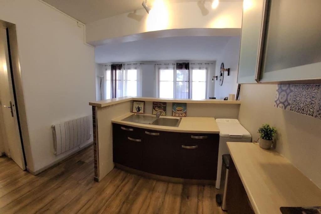 Apartment Au Calme, 200m Du Centre T2 Avec Balcon Et Parking *