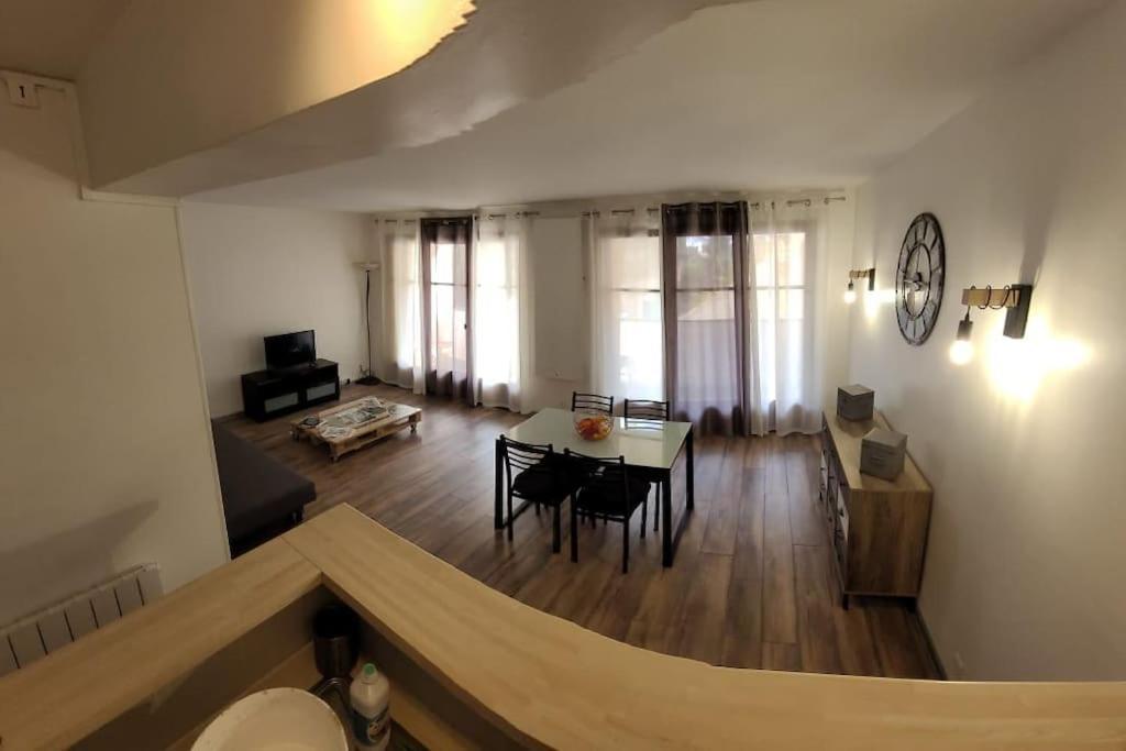 Au Calme, 200m Du Centre T2 Avec Balcon Et Parking Appartement Cassis
